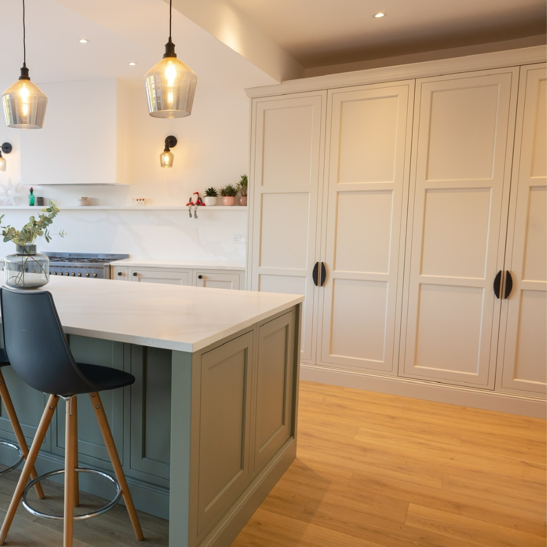 cranbrook crescent pull half moon handles 190mm for modern kitchen cabinetry. modern kitchen design by f&l kitchens enfield