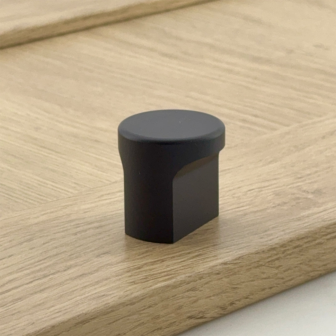 Addington Double Finger Pull Knob