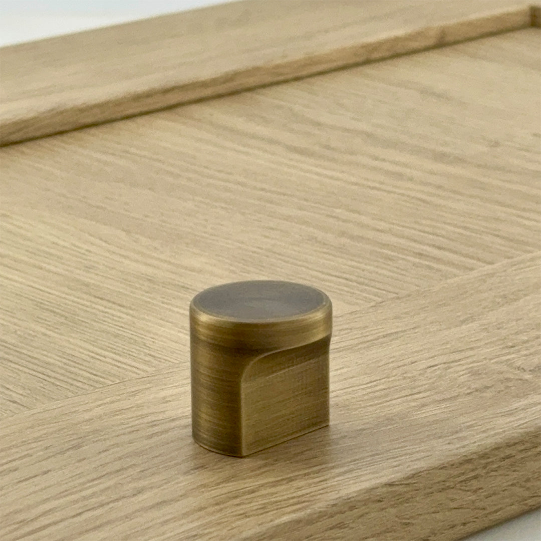 Addington Single Finger Pull Knob