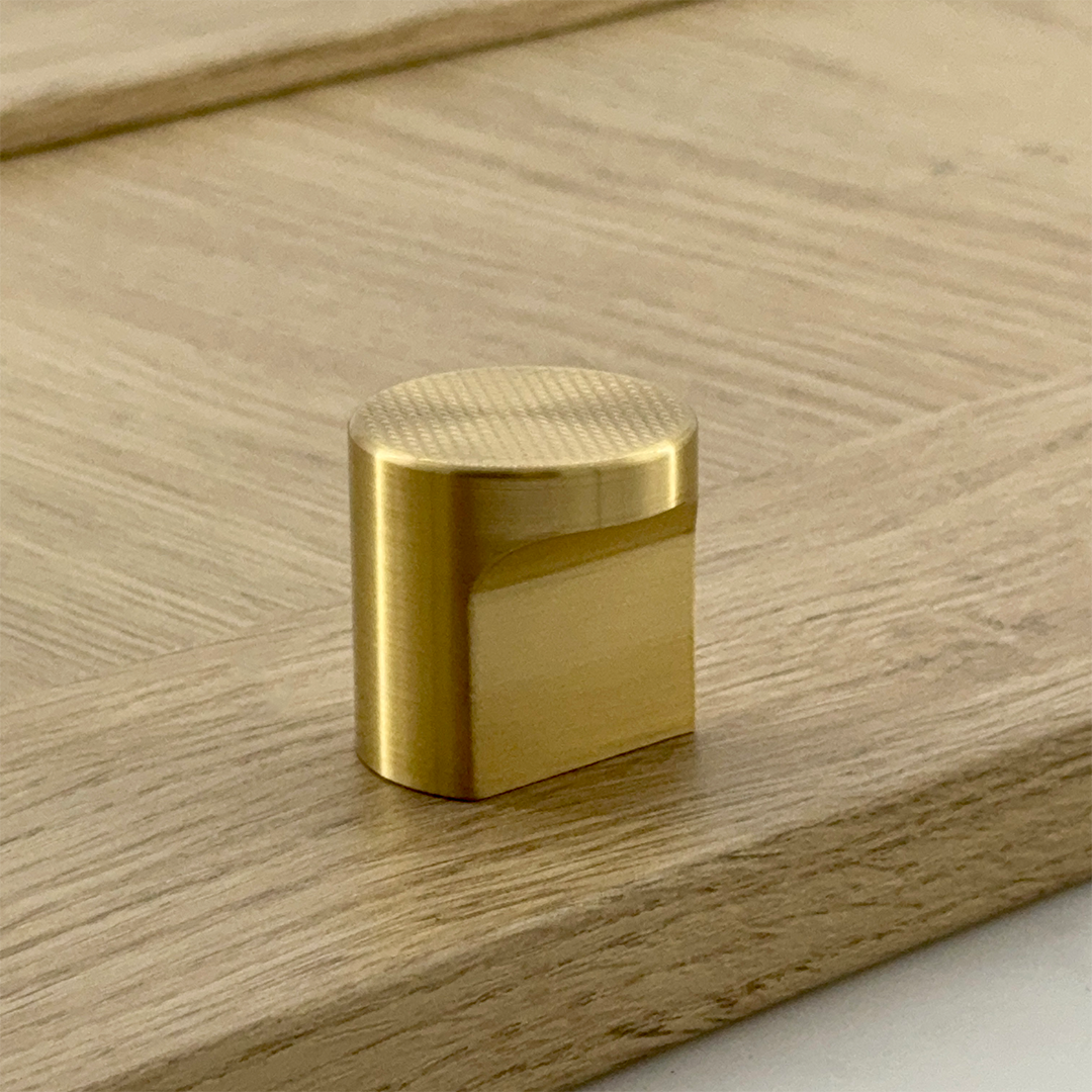 Bonnington Single Finger Pull Knob