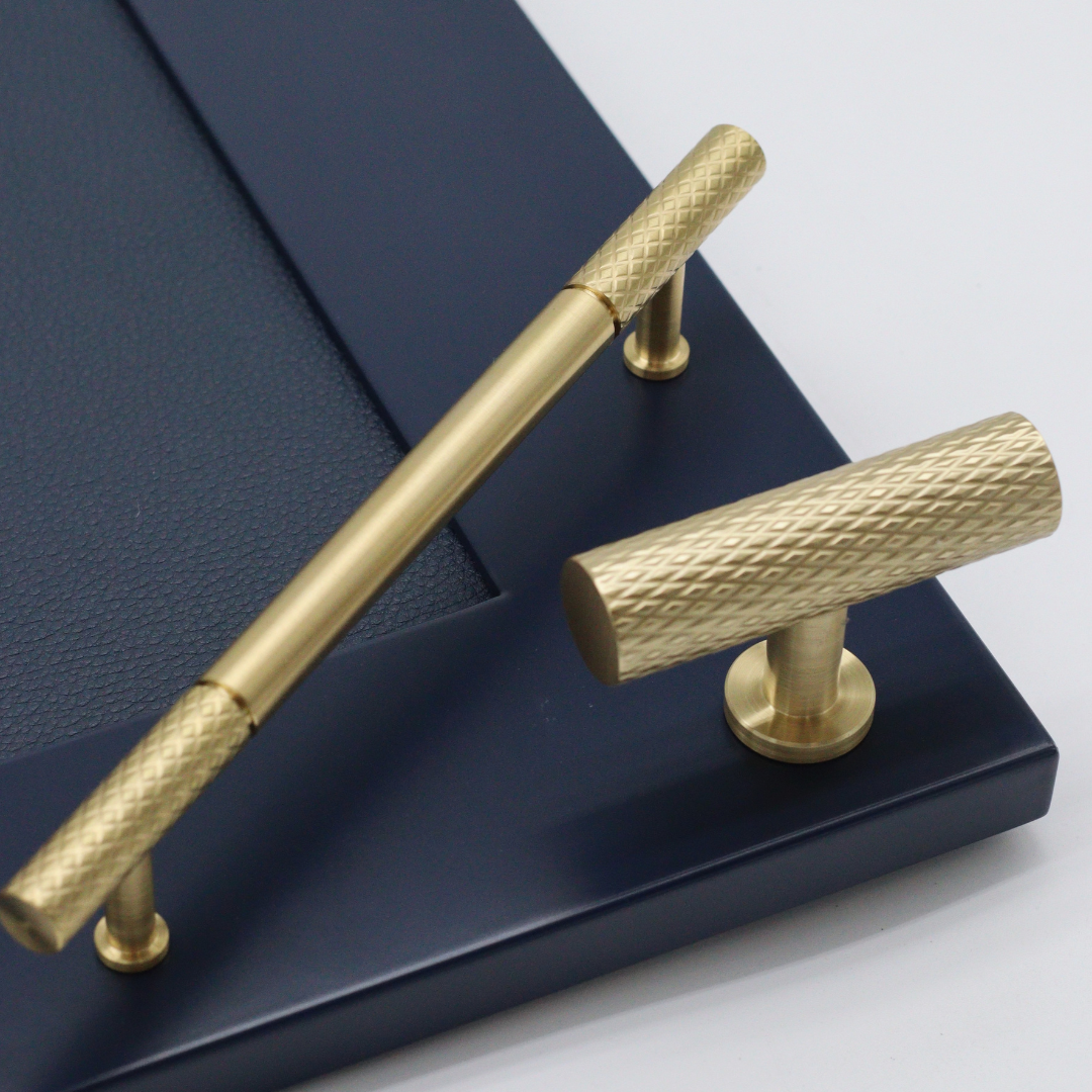 chunky knurled solid brass t-bar for kitchen cabinetry. diamond knurl. cabinetry hardware