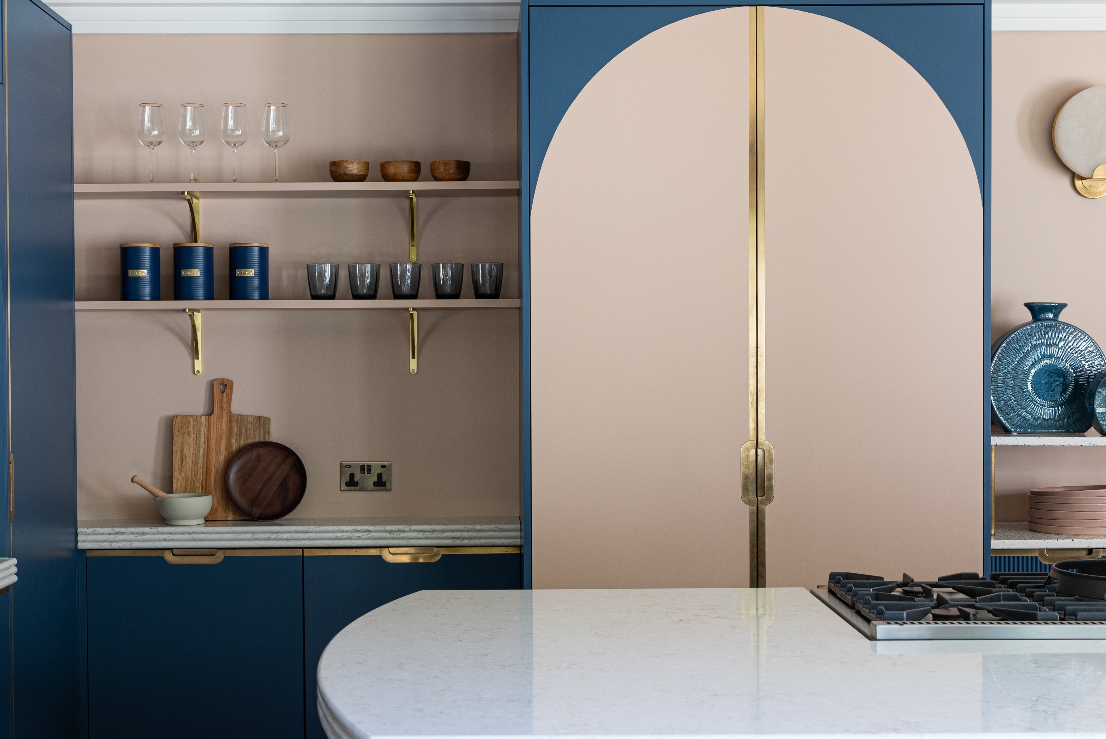 modern brass art deco inlay pull handle - modern pink and blue kitchen - woodworks brighton - modern kitchen