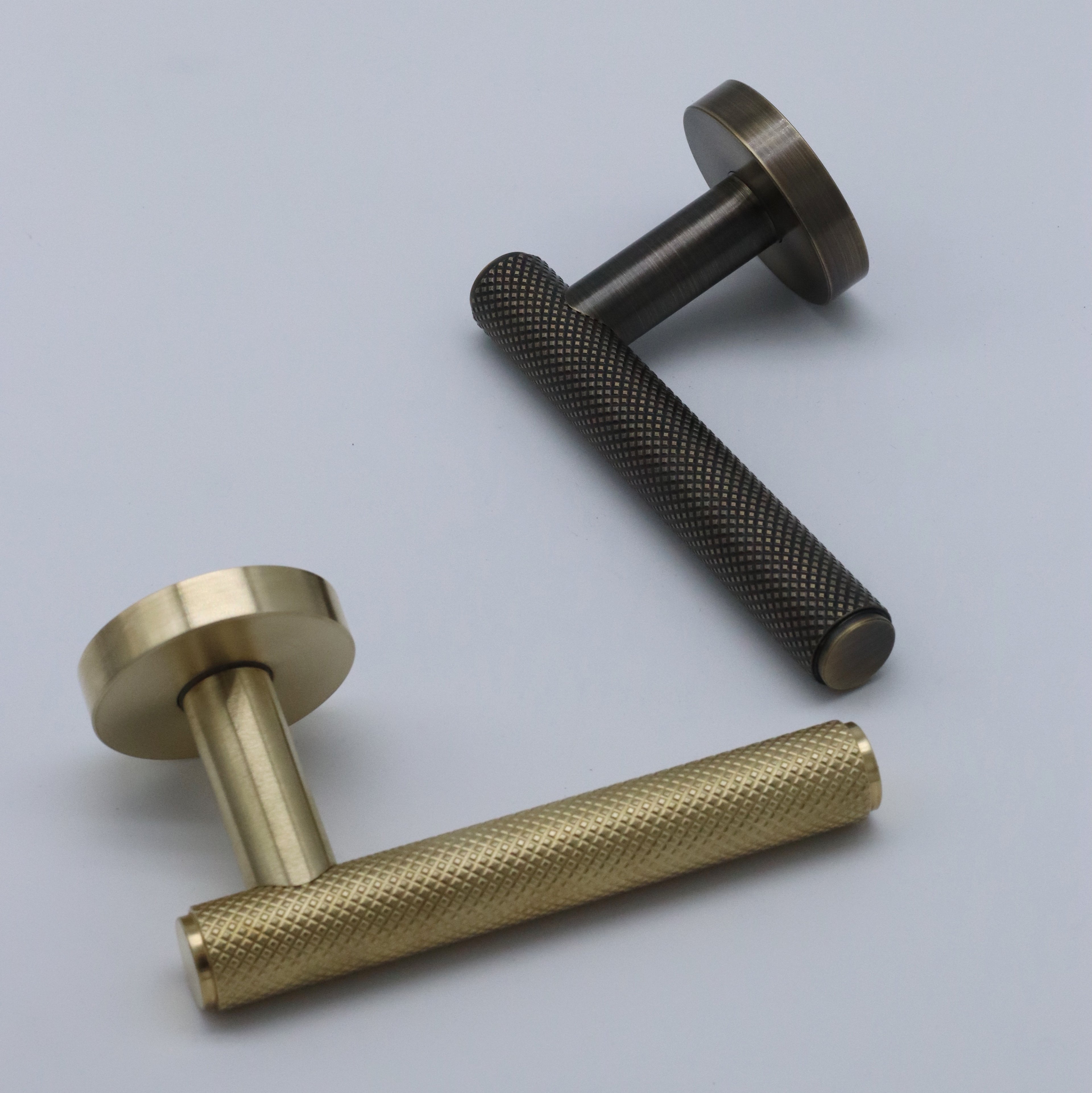 interior door lever handles with spring. knurled pull handle. brass lever handle for interiors.