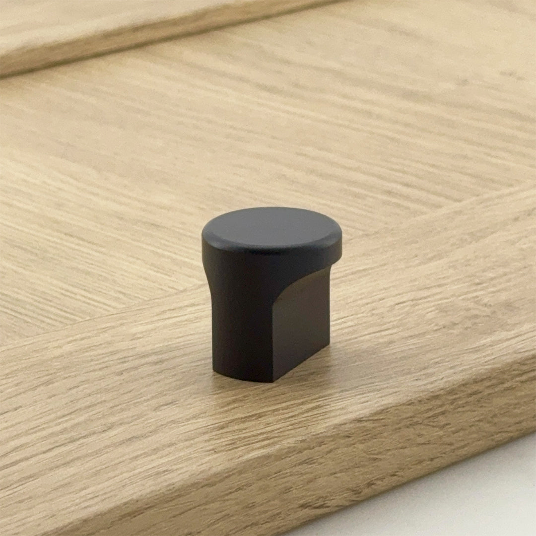 Addington Double Finger Pull Knob