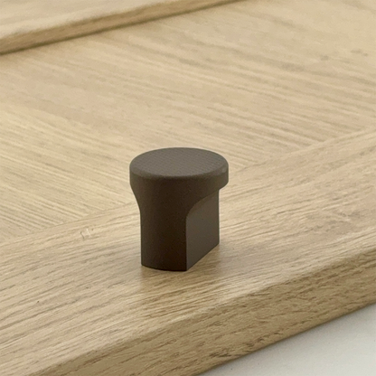 Bonnington Double Finger Pull Knob