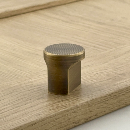 Bonnington Double Finger Pull Knob