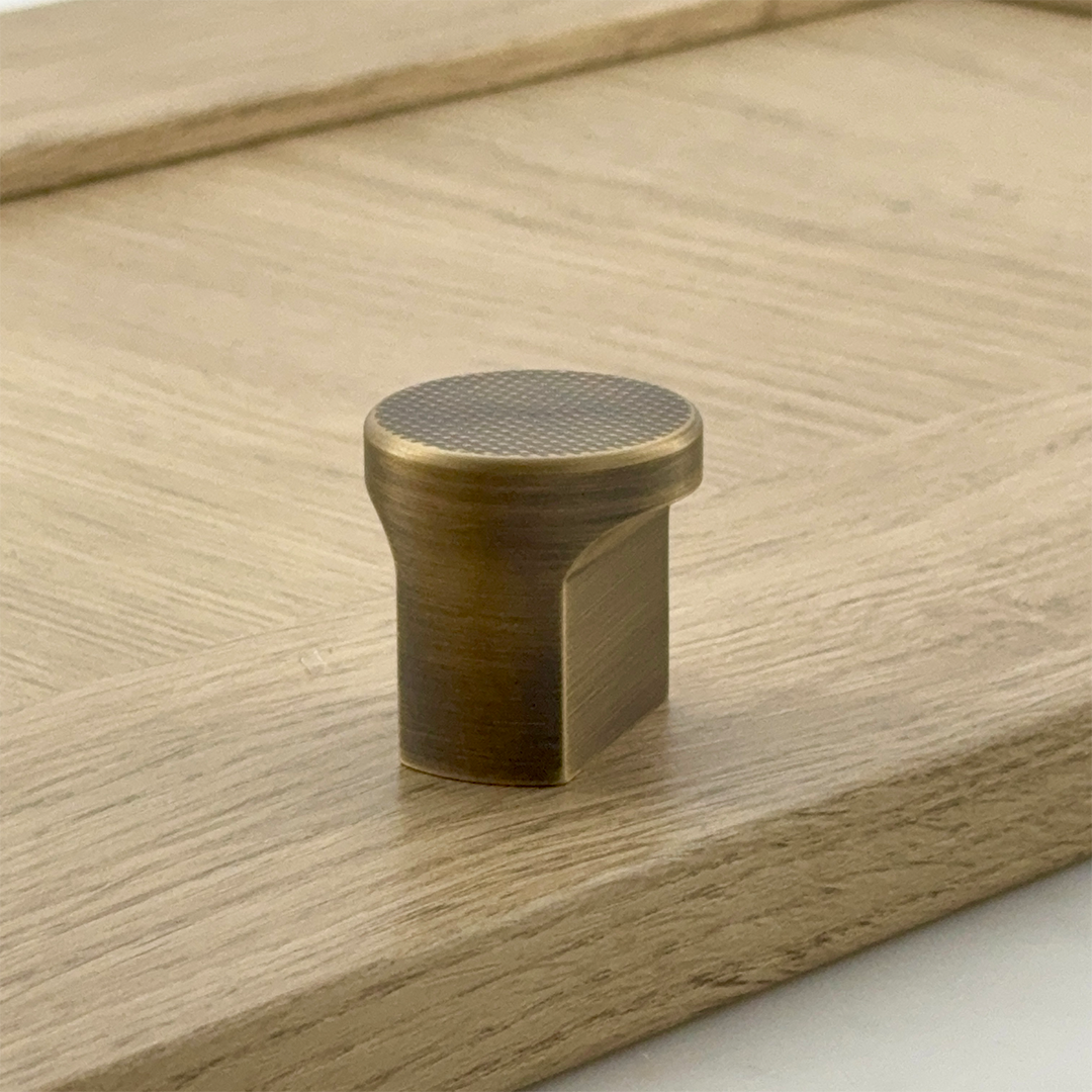 Bonnington Double Finger Pull Knob