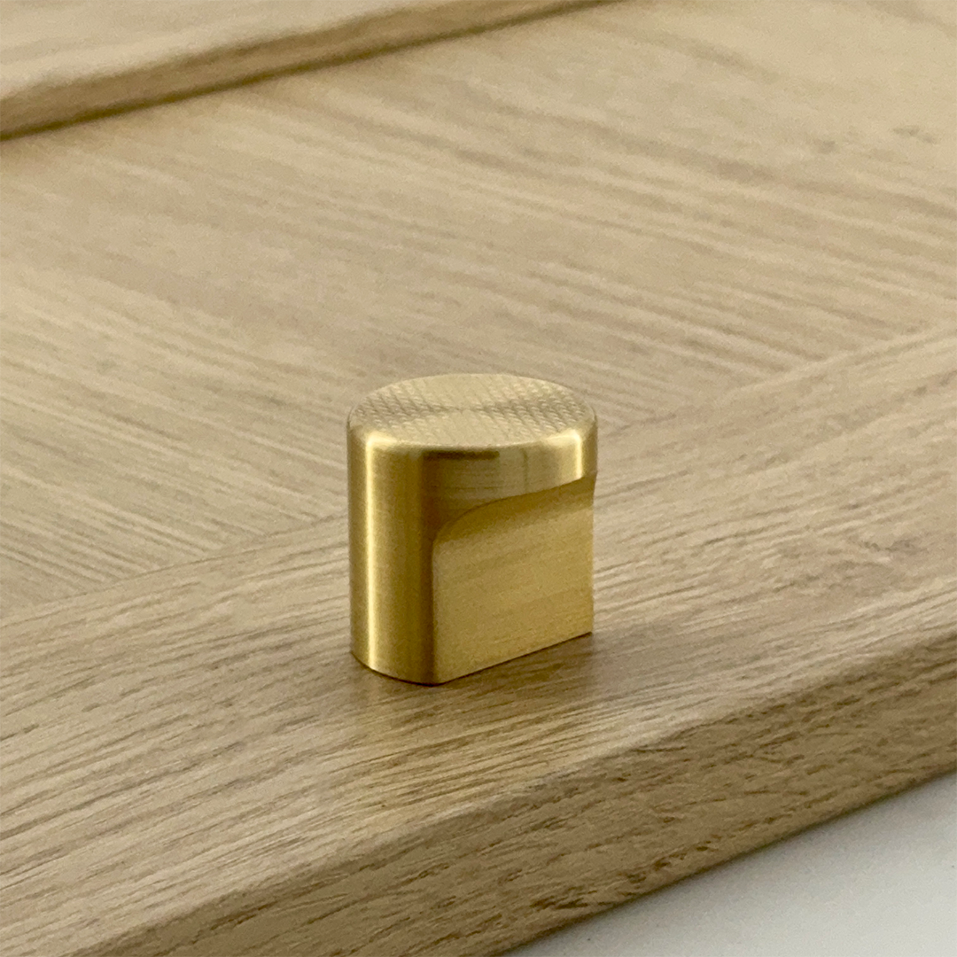Bonnington Single Finger Pull Knob