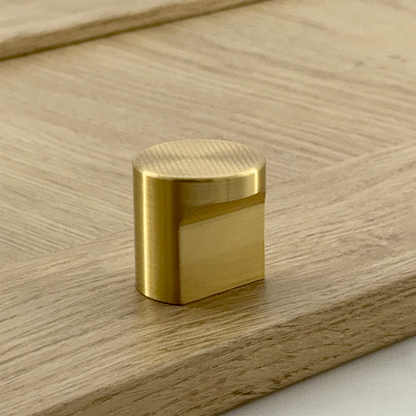 Bonnington Single Finger Pull Knob