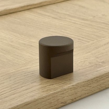 Bonnington Single Finger Pull Knob