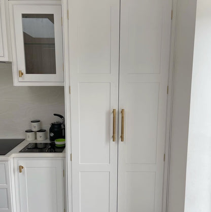 aspect joinery - enysford white kitchen cabinetry with shaker doors 