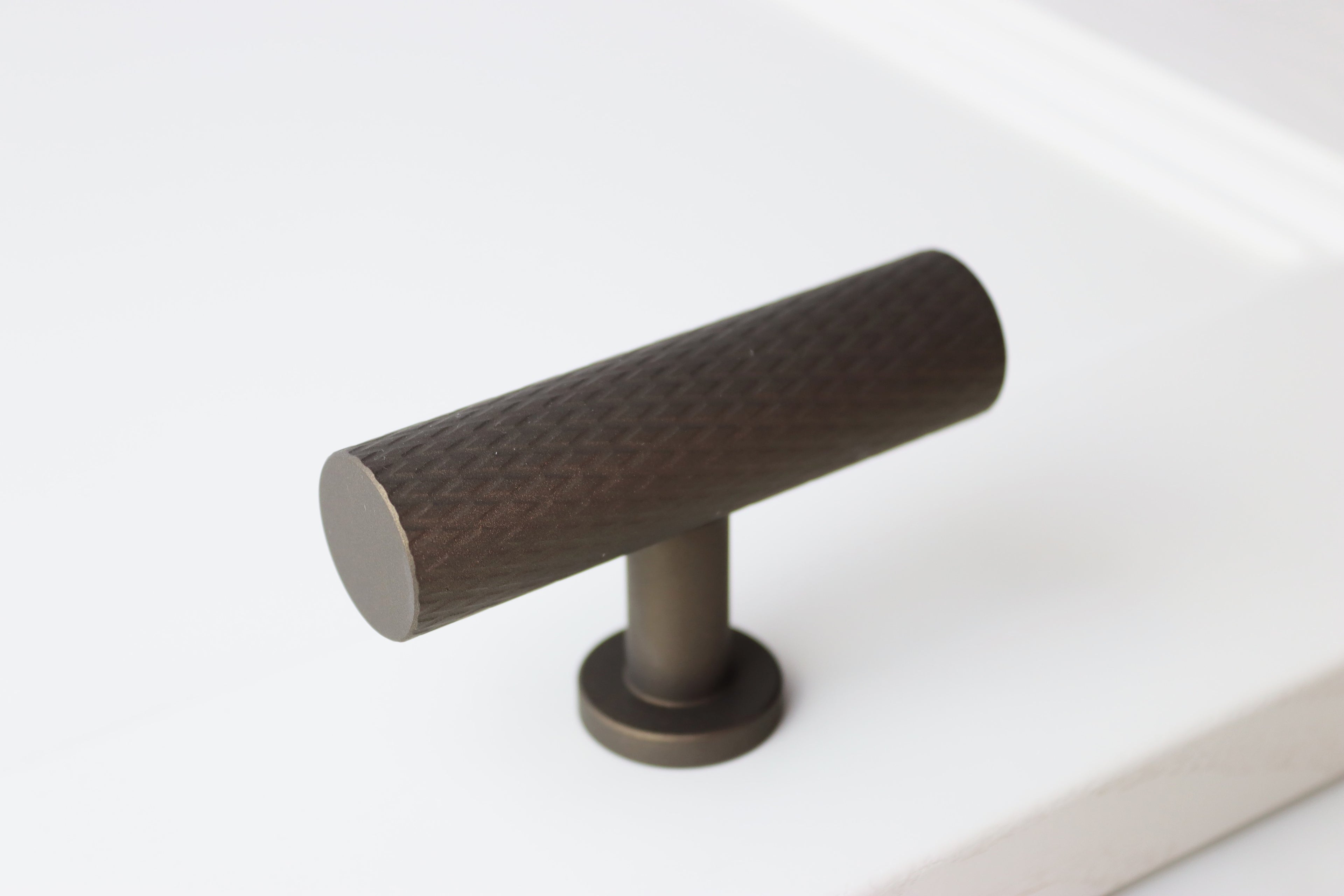 t-bar pull handle for cabinetry in Kent, UK. solid brass - black t bar, brass t bar, midnight bronze t bar