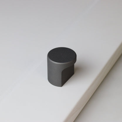 Bonnington single finger pull knob with flat knulrl - cerakote ceramic tungsten for kitchen cabinetry 