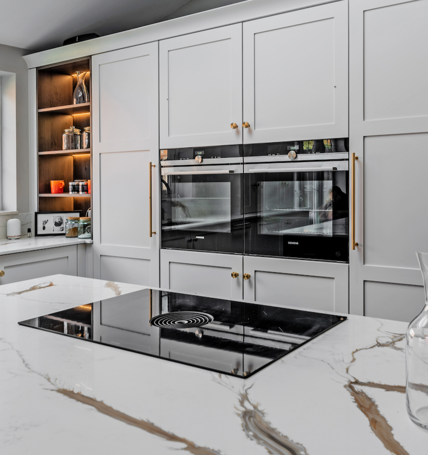 white modern kitchen - satin brass kitchen cabinetry door handle - knurl detail - satin brass pull knobs - bespoke length handles 