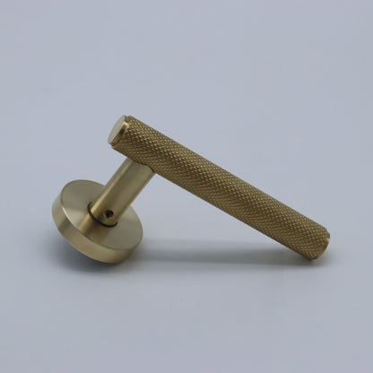 solid brass lever handle for interiors. knurled 